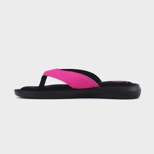 Champion Shoes - Girls' Memory Foam Flip Flop Sandals Champion® Champion Shoes - Girls' Memory Foam Flip Flop Sandals Champion®